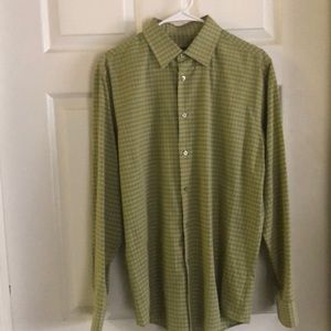 Men’s button down shirt green in good condition